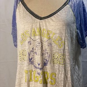 V-neck burnout t-shirt